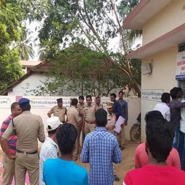 `மாம்பழத்தைச் சாப்பிட்டதுக்கு தூக்குல தொங்கவிட்டுட்டாங்க!'- பட்டியலின வாலிபருக்கு நிகழ்ந்த சோகம்