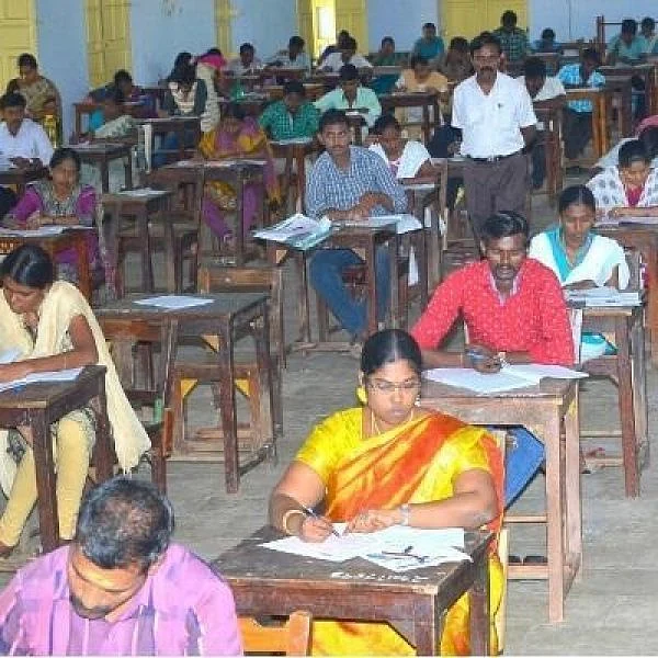 `எங்களுக்கு ஸ்ட்ரிக்ட் ஆர்டர் வந்திருக்கு!'- அரசு உத்தரவால் மாற்று வேலை தேடும் ஆசிரியர்கள்
