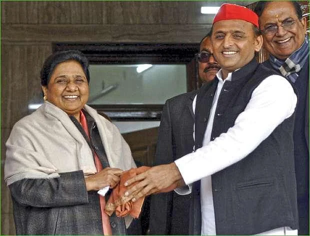 `டிம்பிள் யாதவைக் கூட வெற்றிபெறவைக்க முடியவில்லை!’ - அகிலேஷ் கூட்டணியை முறித்த மாயாவதி?