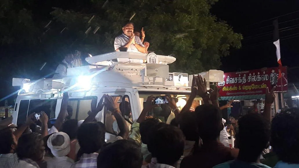 `எடப்பாடியை முதல்வராக்க வேலுமணியும் தங்கமணியும் விரும்பவில்லை!'- டி.டி.வி.தினகரன்