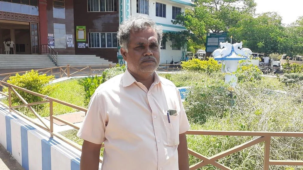 `இன்ஸ்டாகிராம் பயன்படுத்தியதால் பள்ளி மாணவி சஸ்பெண்டு!’ - கலெக்டரிடம் தந்தை புகார்