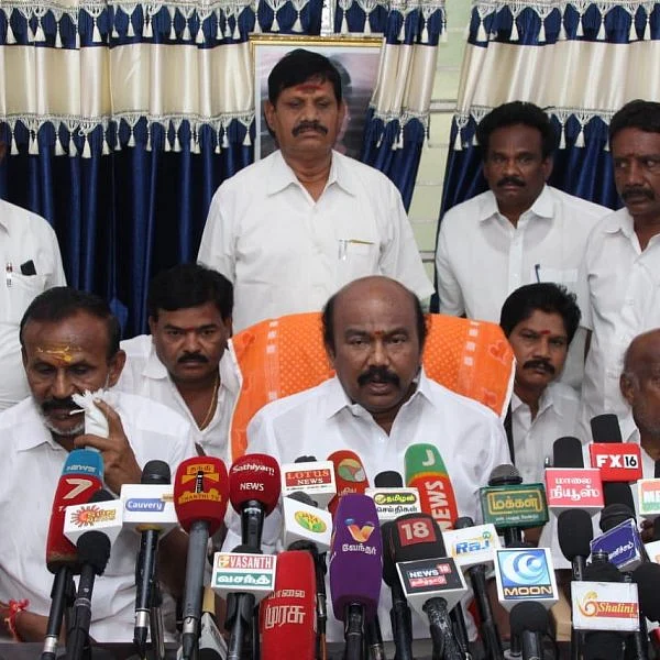 `அ.தி.மு.க-வில் இரட்டைத் தலைமை கூடாது!' - ராஜன் செல்லப்பா போர்க்கொடி