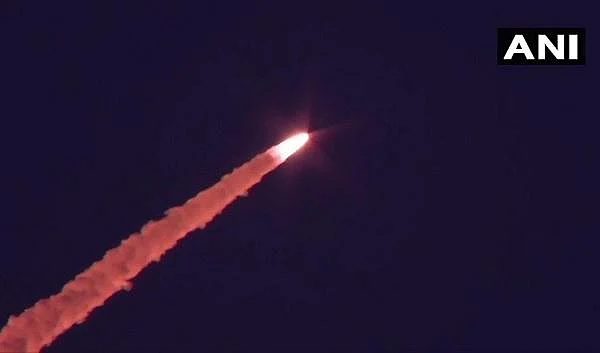 ``மேகக்கூட்டங்களையும் தாண்டி துல்லியமாகக் கண்காணிக்கும்!” - வெற்றிகரமாக விண்ணில் பாய்ந்தது ‘ரிசாட்-2பி’