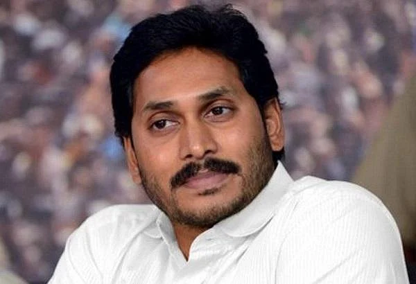 `நோ ஸ்கூல் பேக்; முதியோர் பென்ஷன்; மதுவிலக்கு’ - மாஸ் காட்டும் ஜெகன்மோகன் ரெட்டி!