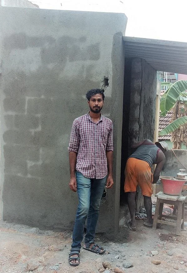 ‘இந்த உதவியை நாங்க மறக்க மாட்டோம்!’ - வறுமையில் தவித்த குடும்பத்தை நெகிழச்செய்த வேலூர் இளைஞர்