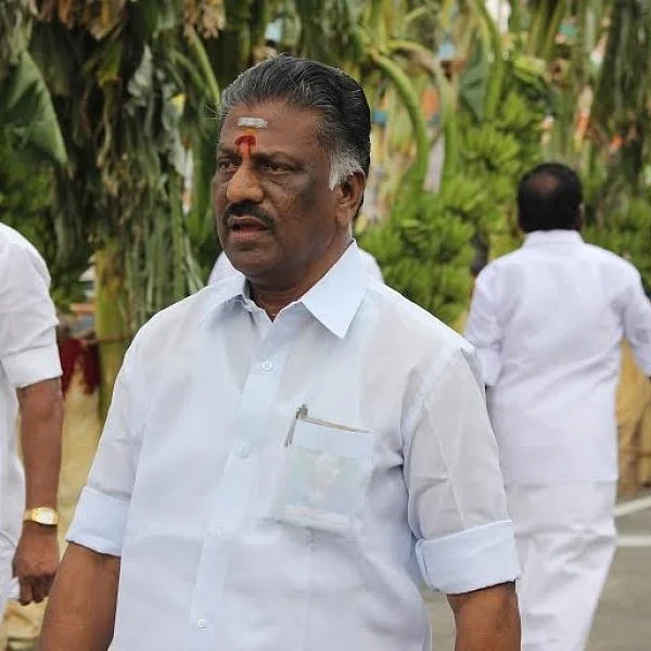 `கையெழுத்திட மறுத்த ஓ.பன்னீர்செல்வம்'- அ.தி.மு.கவின் அமைச்சரவை ஏமாற்றத்துக்குக் காரணம்