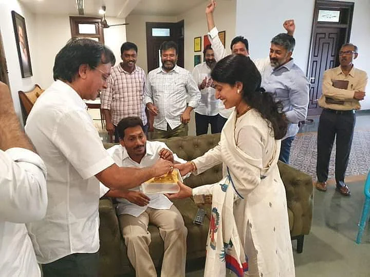 மக்கள் தீர்ப்பு 2019: டாப் 10 ஹைலைட்ஸ்! #ElectionResults2019