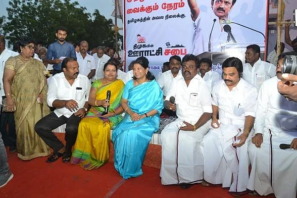 `2014 ஜெயலலிதா நிலைதான் ஸ்டாலினுக்கும்!' - கனிமொழியைக் கலங்க வைத்த தேர்தல் நிலவரம்