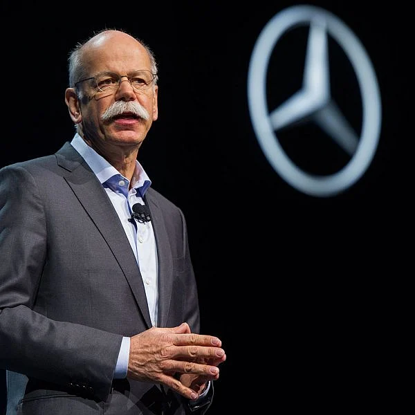 பென்ஸ் தலைவருக்கு மறக்கமுடியாத விடைகொடுத்த பிஎம்டபிள்யூ! #zetsche