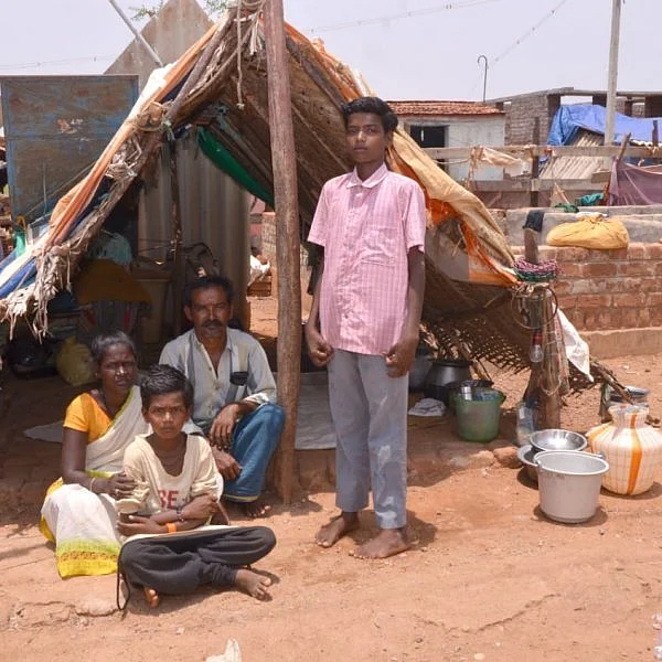 "நான் வாத்தியார் ஆகணும்... " - நாடோடி சமூக மாணவரின் கனவு நனவாகுமா?