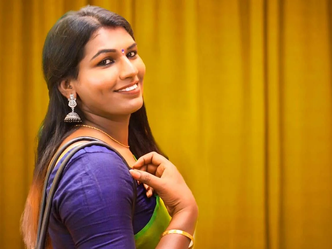 தம்பி கல்யாணம்.. முருகதாஸ் போன்.. மும்பை ஃப்ளைட் - ரஜினி தர்பாரில் இணைந்த திருநங்கை ஜீவா!