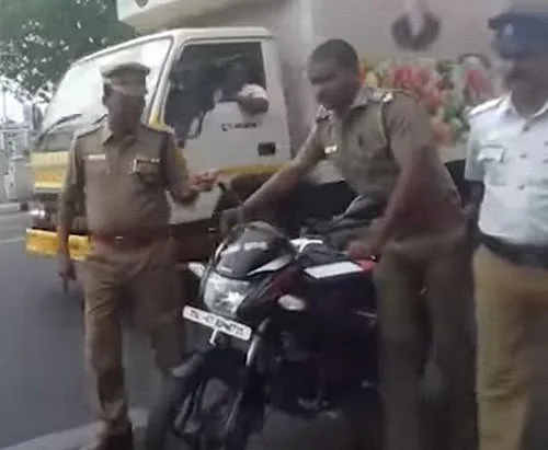 `போ... அங்க போயி வண்டியை நிப்பாட்டு!' - நடுரோட்டில் தலைகுனிந்த சப்-இன்ஸ்பெக்டர்