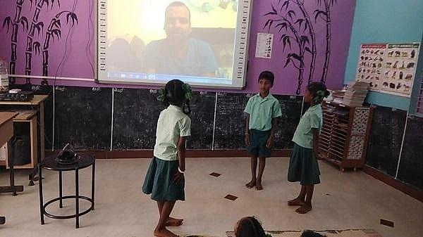 "ஸ்கைப் மூலம் ஆங்கிலப் பயிற்சி வகுப்புகள்!" - அசத்தும் அரசுப் பள்ளி
