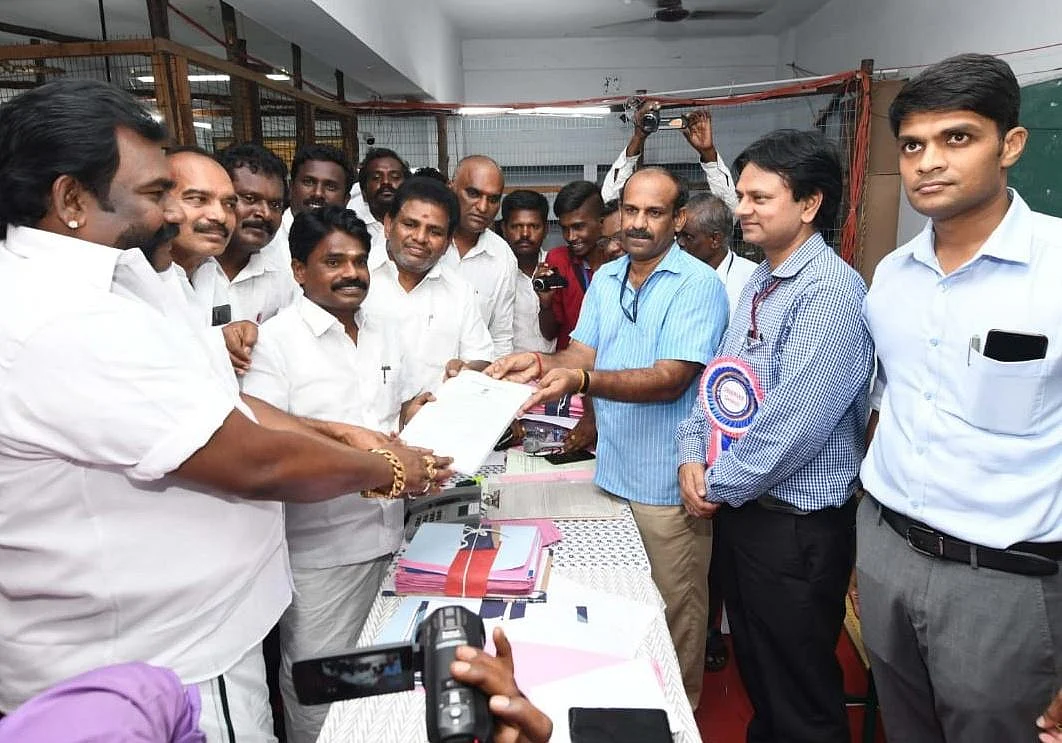30 ஆண்டுகளுக்குப் பின் ஓட்டப்பிடாரத்தில் தடம்பதித்த தி.மு.க! - அ.தி.மு.க கோட்டை தகர்ந்த பின்னணி
