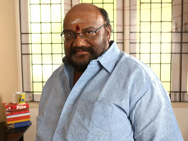 `` `கனகா கையைப் பிடிச்சு இழுத்தவன் போறான் பாரு'னு சொன்னாங்க!" - சந்தான பாரதி ஷேரிங்ஸ்