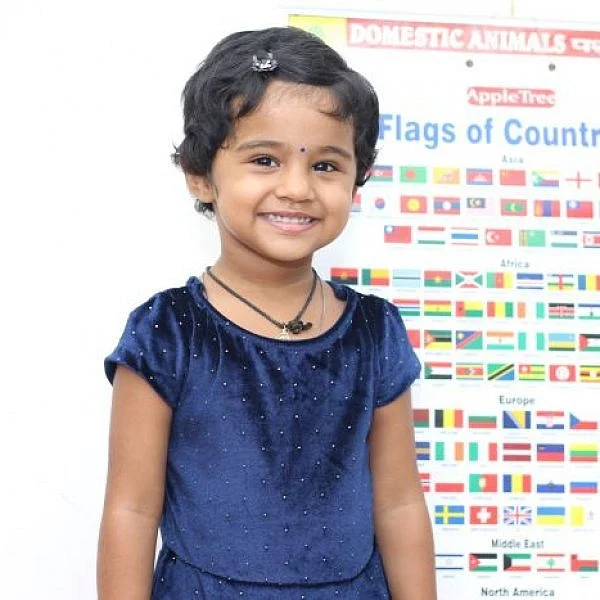 30 நாடுகளின் கொடிகளைச் சொல்லி உலக சாதனை படைத்த இரண்டரை வயது சிறுமி!