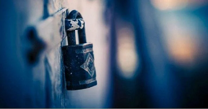`தண்ணீர் கேன்களுக்கு பூட்டு; 10 நாள்களில் ஒருமுறைதான் விநியோகம்!' - வறட்சியில் வாடும் ராஜஸ்தான்