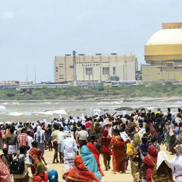 கூடங்குளத்தில் அணுக்கழிவு மையம்... சோதனை எலிகளா தமிழக மக்கள்?