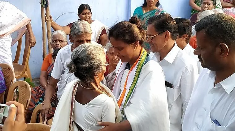 யார் இந்த ரம்யா ஹரிதாஸ்? - 36 வருட கம்யூனிஸ்ட் கோட்டையைத் தகர்த்த பழங்குடி `பாட்டுக்காரி'