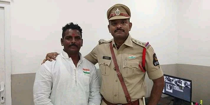 `வசிப்பது பிளாட்ஃபாரத்தில், காப்பாற்றியது 100 பேரை!'- யார் இந்த ஆச்சர்ய சிவா?