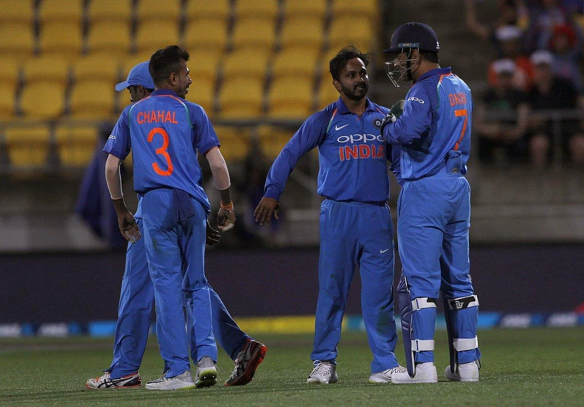 ``எது நடந்தாலும், `மகி பாய்’ வேண்டும்!” - தோனி குறித்து மனம் திறக்கும் சஹால்