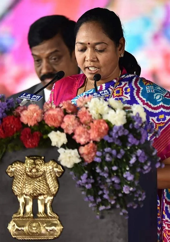 உள்துறை அமைச்சரான பட்டியலினப் பெண்! - கேபினெட்டில் மாஸ் காட்டும் ஜெகன்மோகன் ரெட்டி