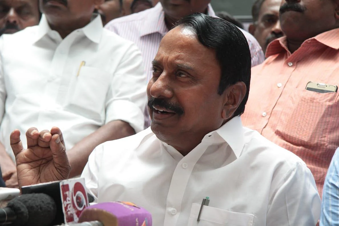 ``நீட் தற்கொலைகளைத் தடுக்க என்ன நடவடிக்கை எடுக்கப்பட்டிருக்கிறது?” - செங்கோட்டையன் பதில்