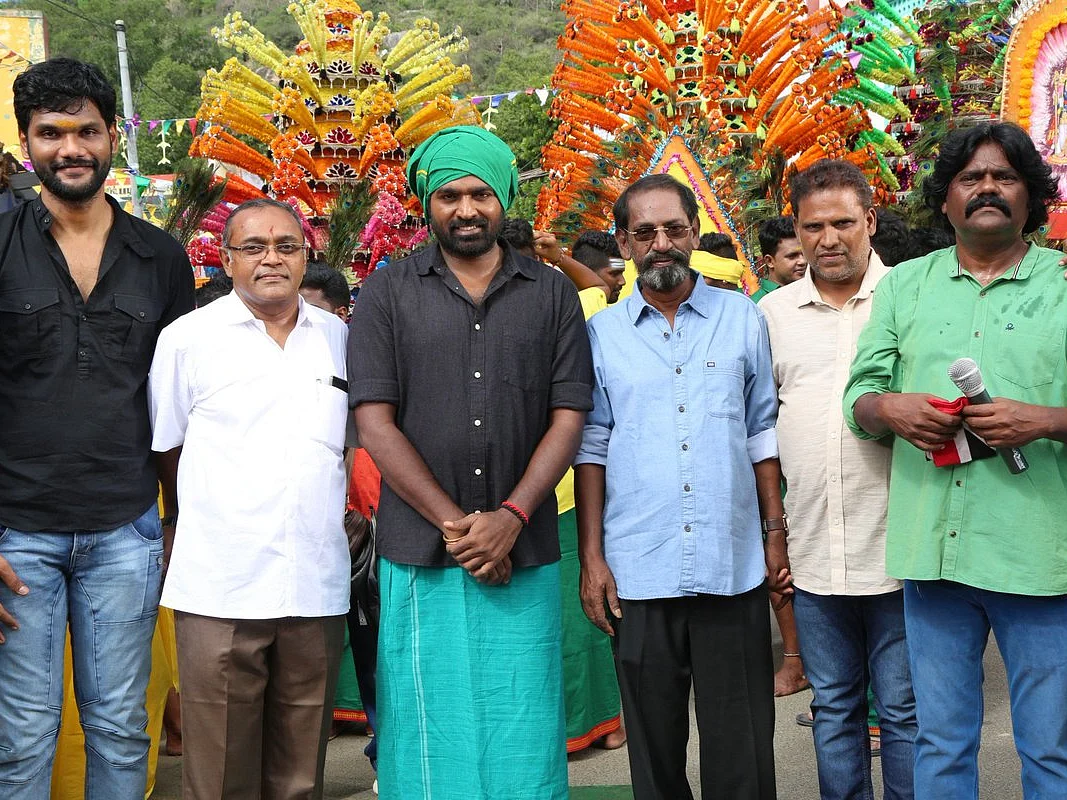 விஜய் சேதுபதி படத்தில் நடிகராக அறிமுகமாகும் பிரபல இயக்குநர்!