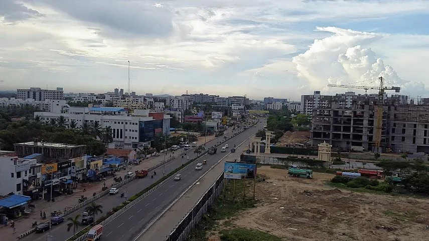 `மிரட்டும் தண்ணீர்ப் பஞ்சம்... காலியாகும் அப்பார்ட்மென்ட்கள்!' - சிக்கலில் சென்னை OMR சாலை