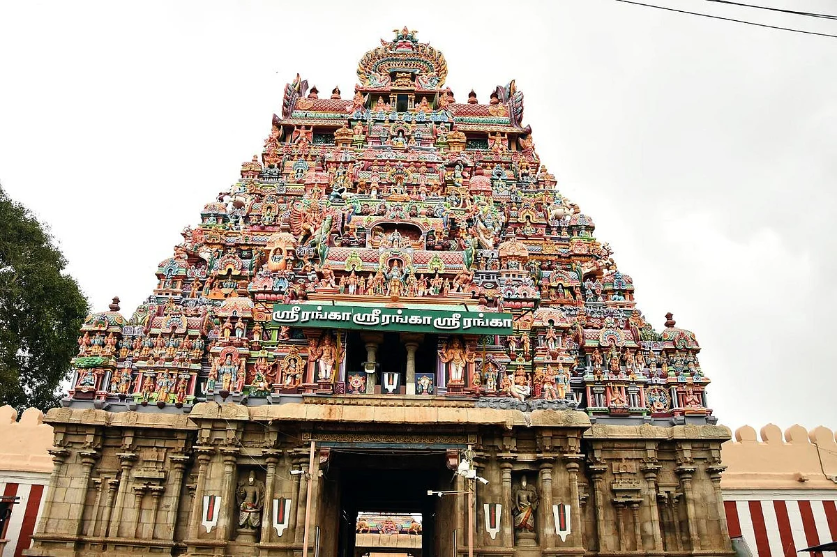 `பணமில்லாதோர் கோயிலுக்கு வரக்கூடாதுன்னு நினைக்கிறதா அரசு?'- ஸ்ரீரங்கம் கோயில் சர்ச்சை