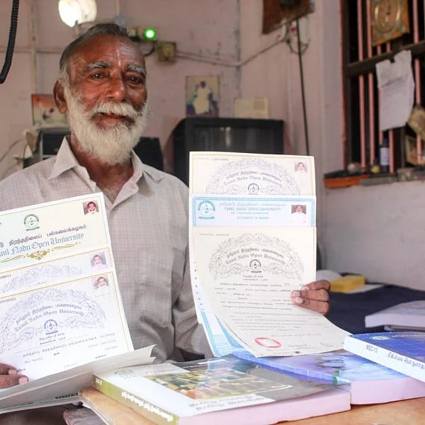 ஓய்வுக்குப் பிறகு 6 எம்.ஏ பட்டங்கள்! - அசத்தும் தூத்துக்குடி டிகிரி தாத்தா!