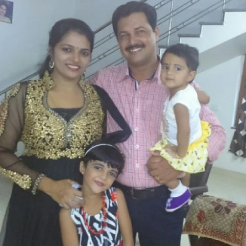அபிதா குடும்பத்துடன்...