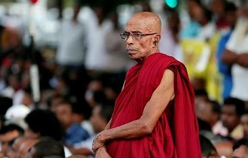இலங்கையில் புத்தத் துறவி உண்ணாவிரதம்... அனைத்து முஸ்லிம் அமைச்சர்களும் ராஜினாமா!