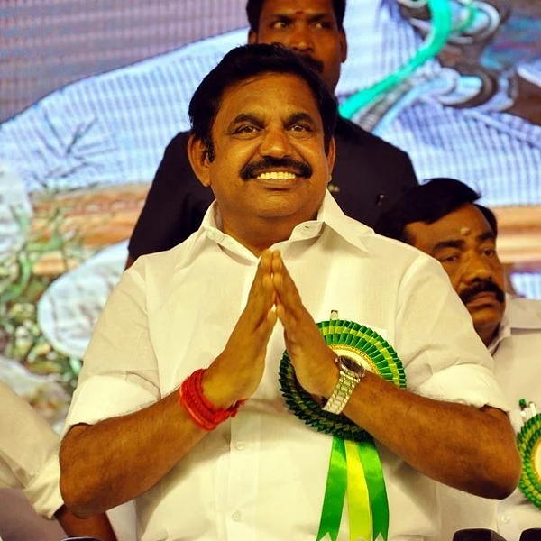 ` என்ன நடந்தாலும் பன்னீர் பக்கம் போகக் கூடாது!' - பல் வலியிலும் எடப்பாடி கொடுத்த ரம்ஜான் ட்ரீட்