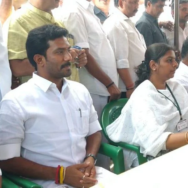 விகடன் செய்தி எதிரொலி - ராசிமலை சென்ற ஓ.பி.எஸ், ரவீந்திரநாத் குமார்