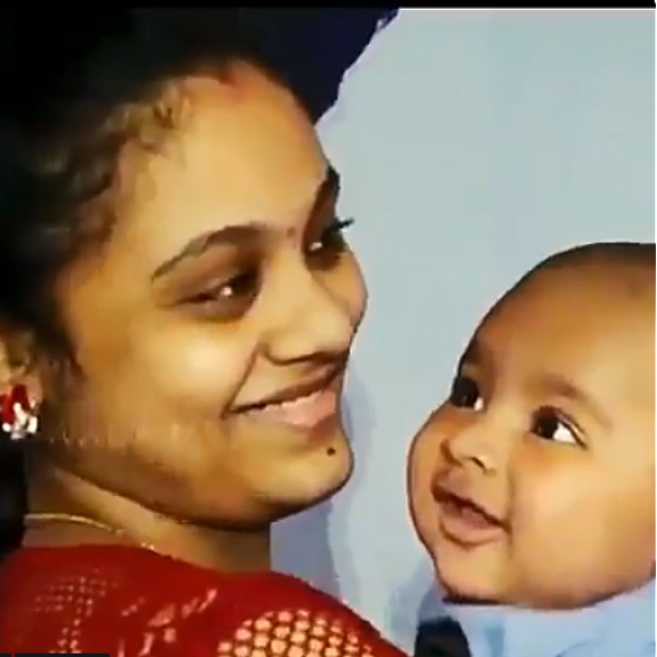 `நிஹானின் சிரிப்பு..அம்ருதா ரியாக்ஷன்!' - வைரலாகும் பிரனய் மகன் வீடியோ