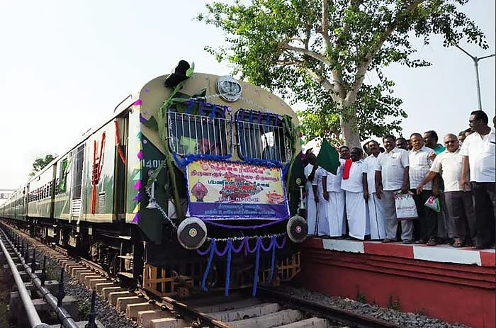 10 ஆண்டுக்கால ஏக்கம் தீர்ந்தது, திருவாரூர் - காரைக்குடி ரயில் சேவையினால் பொதுமக்கள் பெருமகிழ்ச்சி!