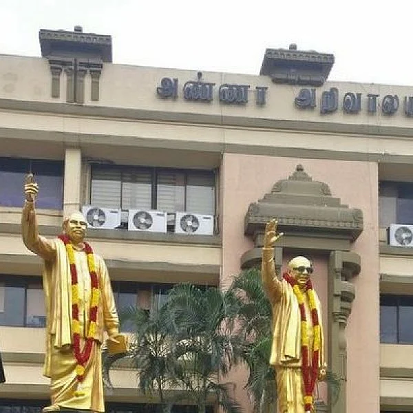 “ஆட்டத்தை ஆரம்பித்த தி.மு.க!” - எம்.எல்.ஏ-க்களை கண்காணிக்கும் எடப்பாடி