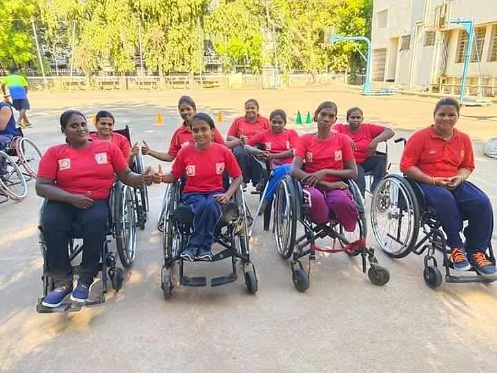 ``டிரெயின் என் காலில் ஏறினதுதான் நினைவிருந்துச்சு... இப்போ வீராங்கனை!" - சுபஜாவின் தன்னம்பிக்கை