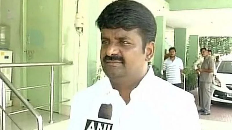 ``நீட் தேர்வு பற்றிப் பேசி மாணவர்களை இனிமேலும் குழப்ப வேண்டாம்!” - விஜயபாஸ்கர்