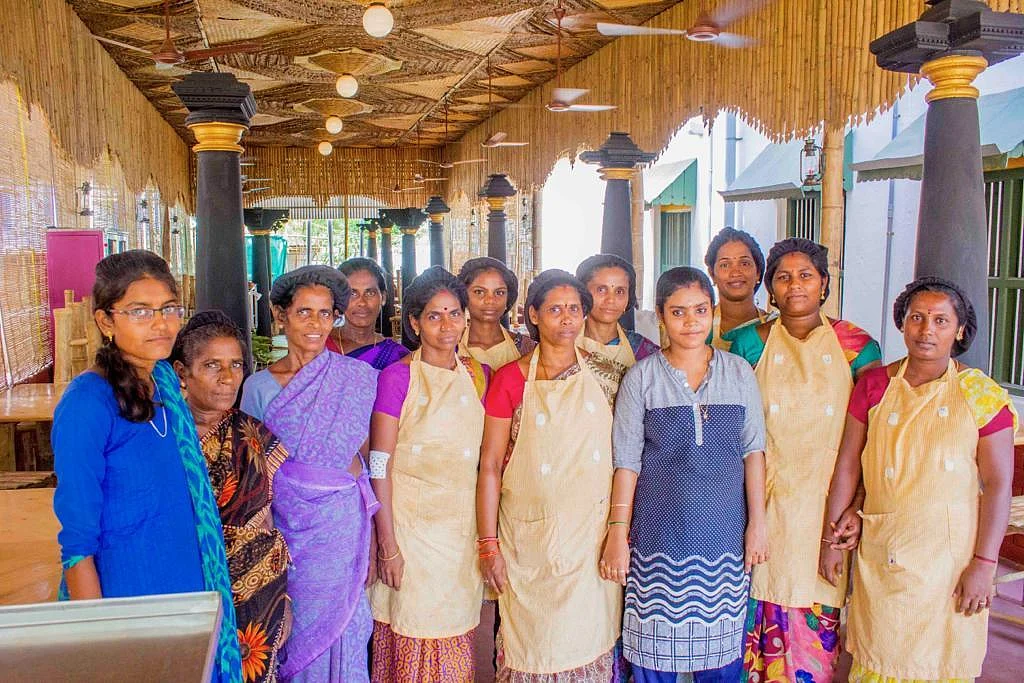 ஊறுகாய்கூட காசுதான்... பாரம்பர்யத்தை மீட்டெடுக்கும் தஞ்சை உணவகம்!