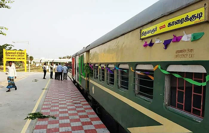 10 ஆண்டுக்கால ஏக்கம் தீர்ந்தது, திருவாரூர் - காரைக்குடி ரயில் சேவையினால் பொதுமக்கள் பெருமகிழ்ச்சி!