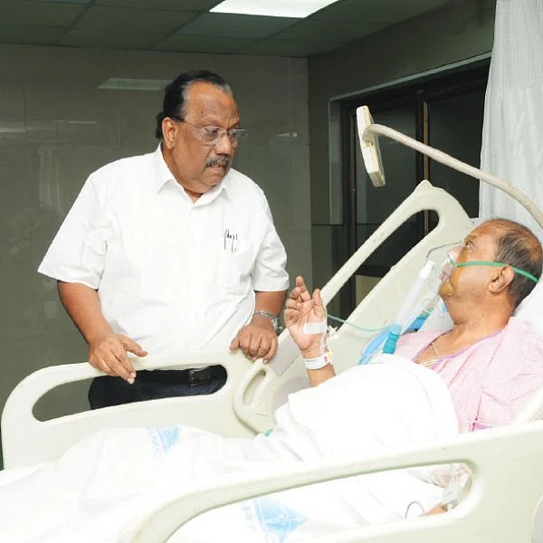 “உயிரை மீட்டெடுக்கும்போது கிடைக்கும் நிறைவு விலை மதிக்க முடியாதது!” - மருத்துவர் எஸ்.தணிகாசலம்