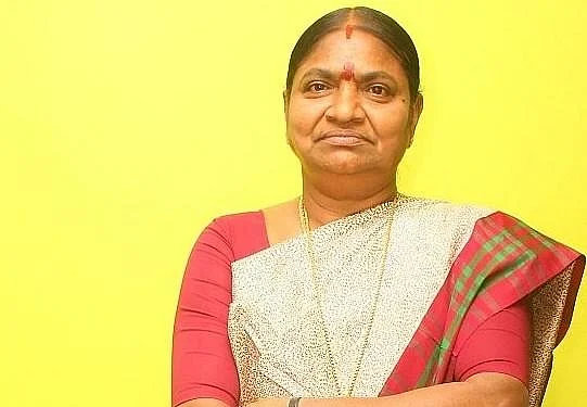 `ஆட்டத்தைத் தொடங்கிய வைத்தி; அமைதிப்படுத்திய அறிக்கை!' - ஒற்றைத் தலைமையைத் தூண்டிவிட்டது யார்?