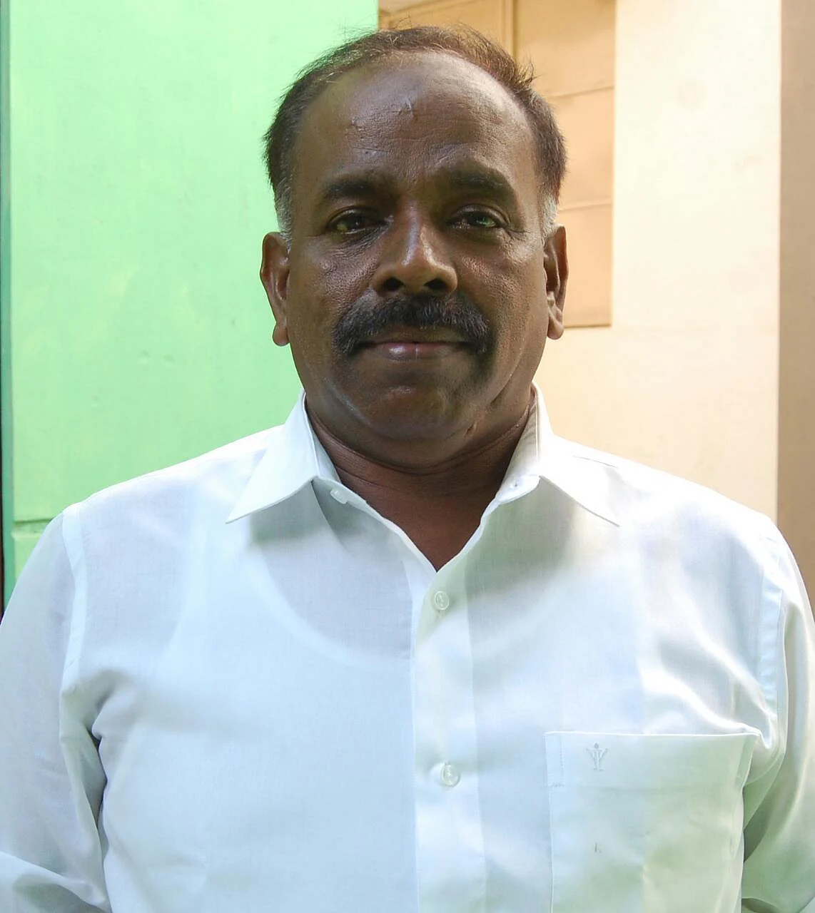 குளுகுளு வகுப்பறையில் படிக்கும் மாணவர்கள் - பெற்றோரால் வளர்ந்த அரசுப்பள்ளி!