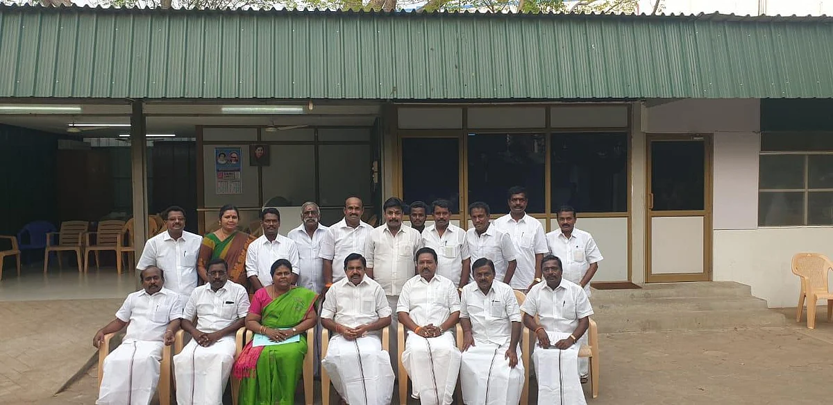 `தாய்க் கழகத்துக்கு வந்தால் சீட் கிடைக்கும்!' - அ.ம.மு.க-வுக்கு வலைவீசும் அ.தி.மு.க