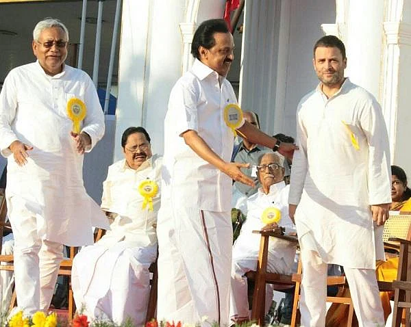 `உன்னால நான் கெட்டேன்...என்னால நீ கெட்ட!’ அ.தி.மு.க–பி.ஜே.பி உரசல் ஆரம்பம்!