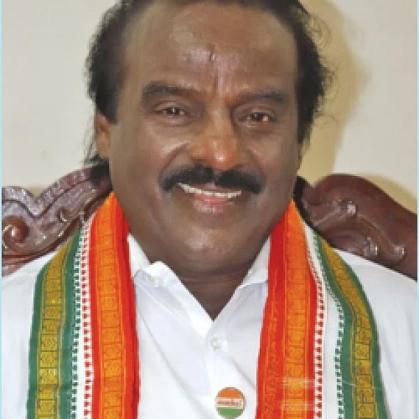 `விஜயதரணி கூறியது பற்றி என்னிடம் கேட்கிறீர்கள்!'- கொந்தளித்த வசந்தகுமார்