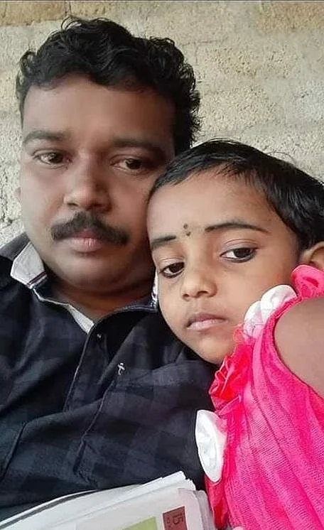 ‘என்னால் அவருக்கு நன்றி கூட சொல்ல முடியவில்லை’ - கேரளத் தந்தையை நெகிழவைத்த பஸ் கண்டக்டர்!