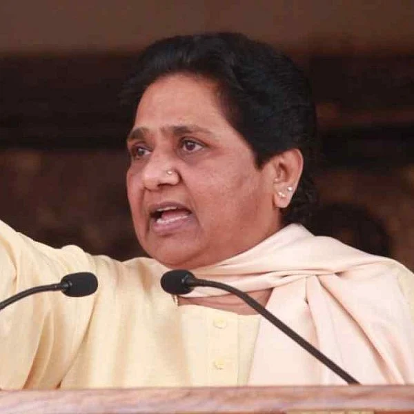 `டிம்பிள் யாதவைக் கூட வெற்றிபெறவைக்க முடியவில்லை!’ - அகிலேஷ் கூட்டணியை முறித்த மாயாவதி?